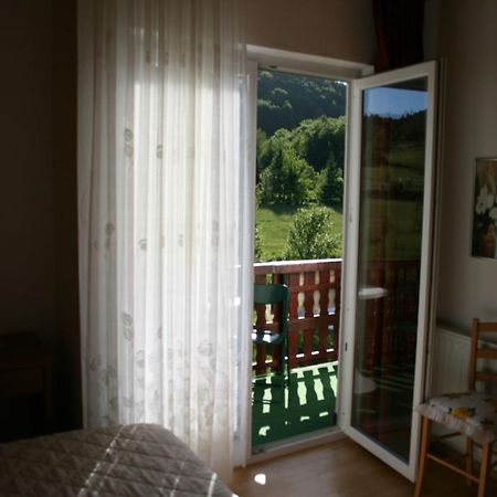 Adriana Guesthouse เยแซร์ตเซ ภายนอก รูปภาพ