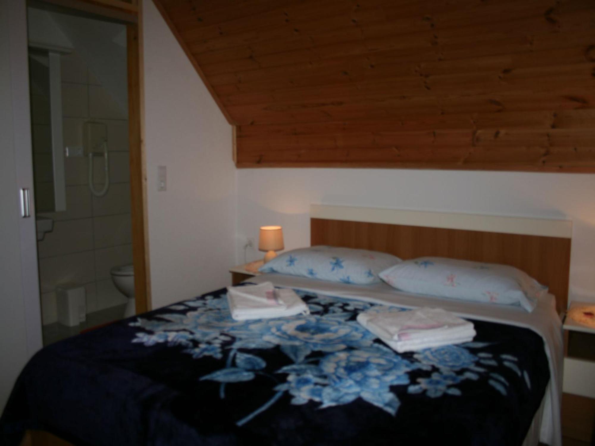 Adriana Guesthouse เยแซร์ตเซ ห้อง รูปภาพ