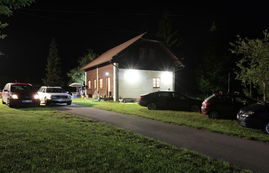 Adriana Guesthouse เยแซร์ตเซ ภายนอก รูปภาพ