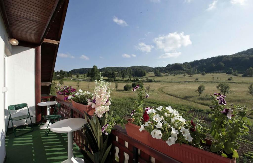 Adriana Guesthouse เยแซร์ตเซ ภายนอก รูปภาพ